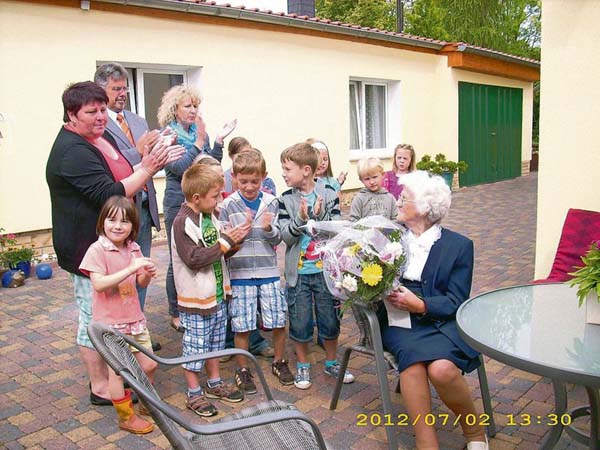 Herzlichen Glckwunsch zum 90. Geburtstag - Hildegard Kosse