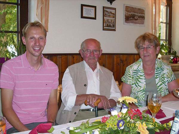 Herzlichen Glckwunsch zum 90. Geburtstag - Josef Warth aus Walschleben
